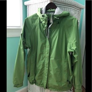 ll bean stowaway jacket
